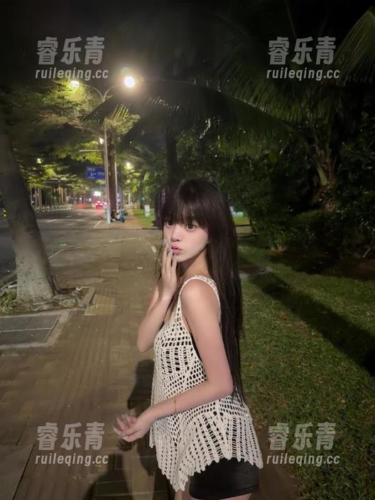 蜜桃社 - 告诉你一个小秘密，王婉悠Queen的女仆图片合集，翻开后笑到合不拢嘴的终极宝典！.txt