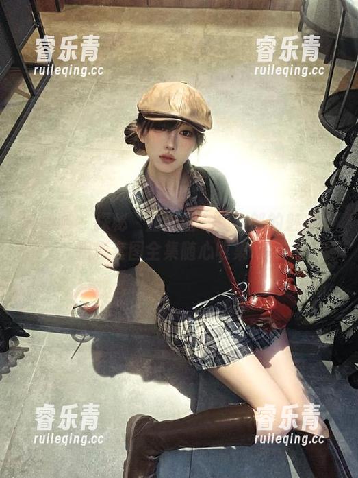 袜啵啵 - 探秘“甜甜圈”兔女郎的魅力：摄影套图全集随心收集.txt