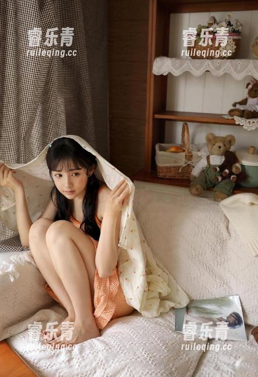 语画界 - 允儿Claire双马尾写真集：展现少女心的精美资源大全.txt
