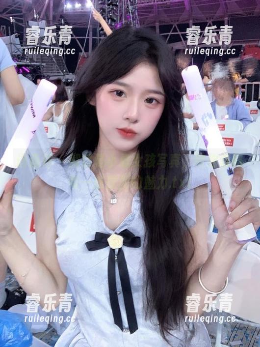 语画界 - 解锁夏小雅女孩写真，带你领略每一张原图的魅力.txt