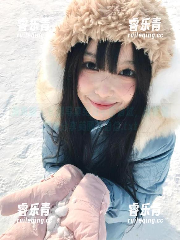 轰趴猫 - 长腿写真绝对不容错过，陈雅漫图集分享美丽与自信.txt