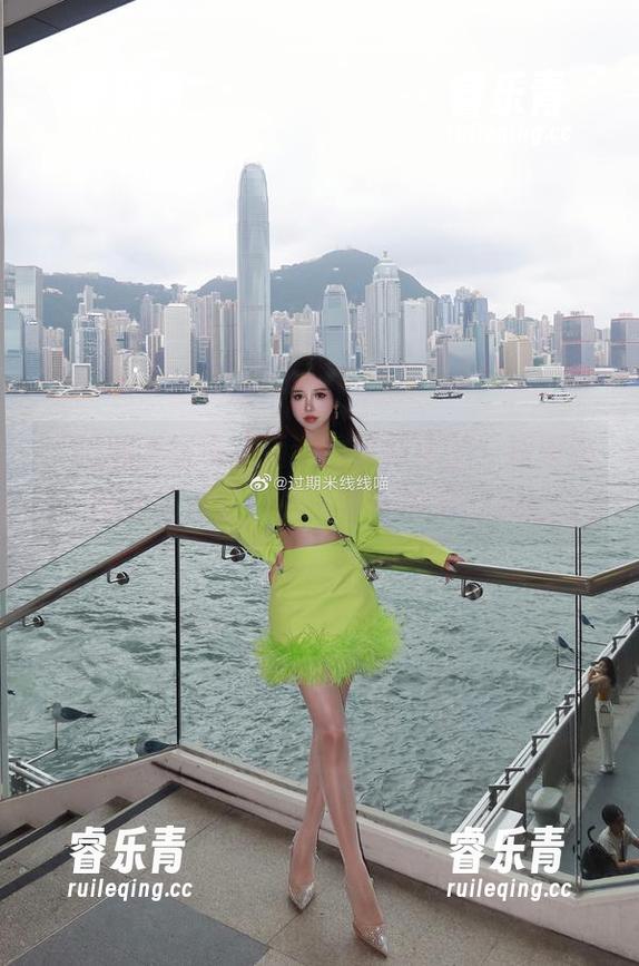 “过期米线线”海边的梦幻美图，探索这份美丽摄影作品的背后故事！.txt