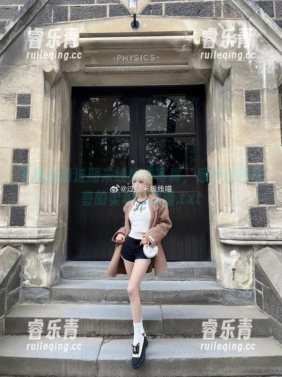 下载高清过期米线线喵写真，感受白色耳兽的柔和与温暖.txt