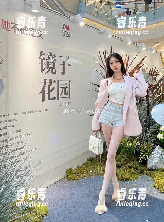 最新！过期米线线喵少女写真作品集，记录每一个青春的绚丽瞬间！.txt