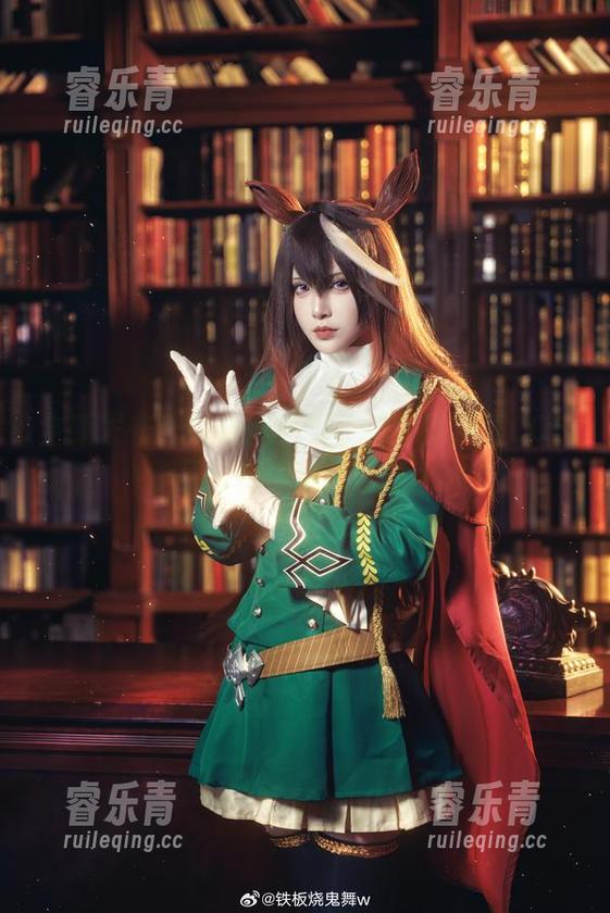 全新发布！铁板烧鬼舞w带来的最新COS作品与网袜风格碰撞.txt