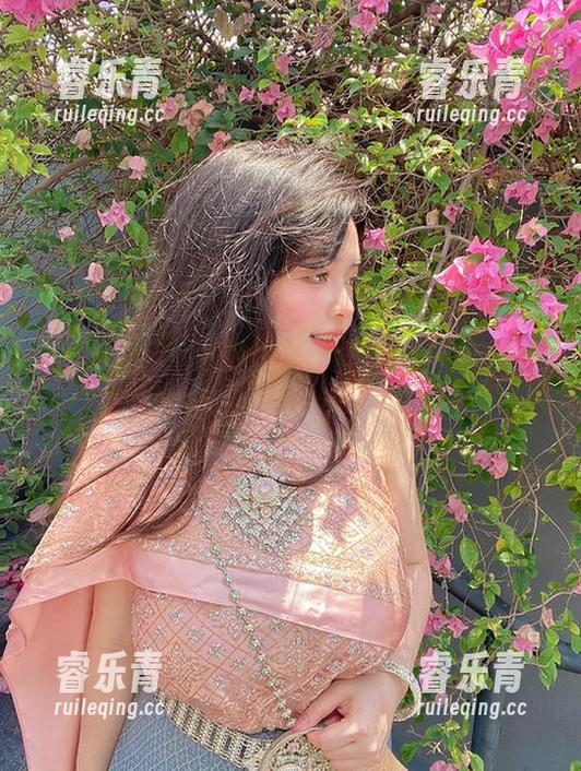 免费体验阿寨寨的美脚写真艺术，让你的眼睛也享受一次视觉盛宴吧！.txt