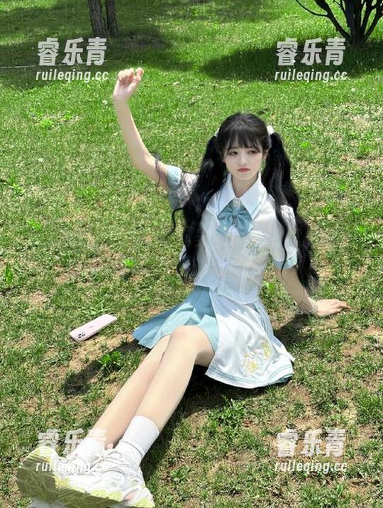 微密圈 - 陈佩奇校园美图：她的作品蕴含的故事与青春的碰撞！.txt