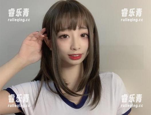 月光下的私密瞬间，观看陌陌咕咕咕的网袜艺术图包，每一张都令人心动不已！.txt
