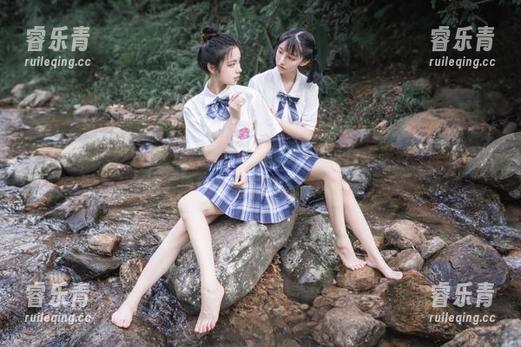 青豆客 - 一秒钟被撩翻，潇同学的秘书写真合集来袭，准备好迎接颜值暴击了吗？.txt