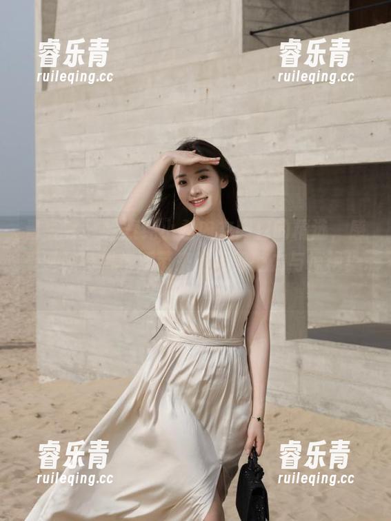 青豆客 - 探索纯小希内衣图包的精选，感受她独特风格所带来的无穷魅力与惊艳！.txt