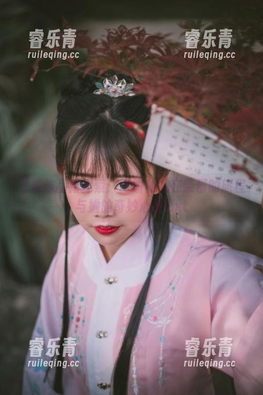 写真作品新探索：面饼仙儿在柴郡的旅程与她的奇妙心情.txt