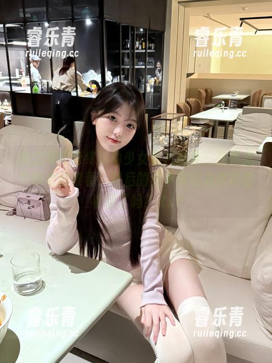 风之领域清纯运动少女照片合集：在阳光下舞动的青春，背后的竞争和努力你真的看懂了吗？.txt