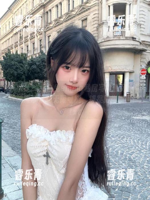 魅妍社 - 大白兔emma私房写真系列：豹纹纹理带来的无限可能，捕捉时尚瞬间！.txt
