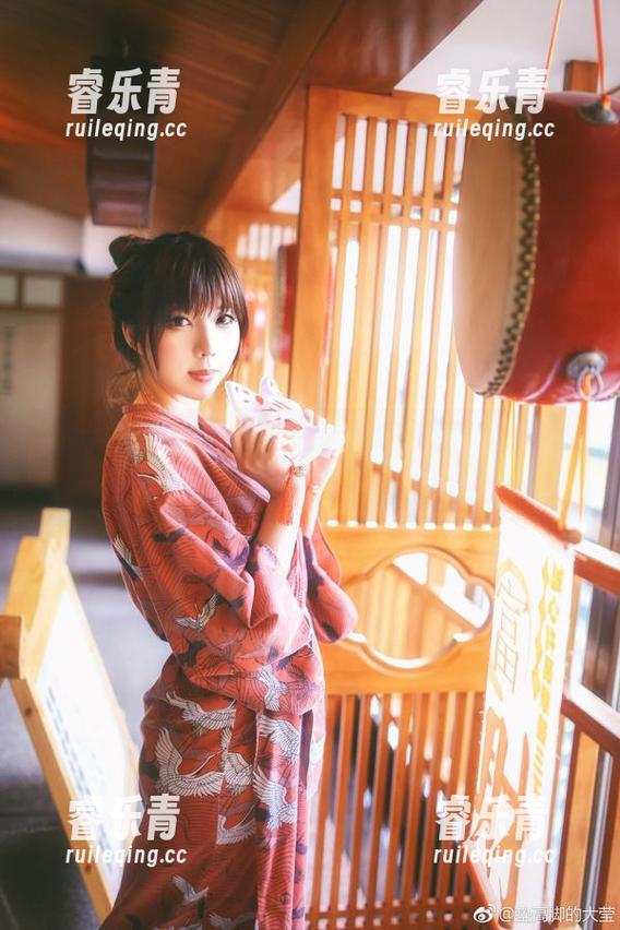体验鹿野希的牛仔女郎图册合集：狂野与优雅的完美邂逅！.txt
