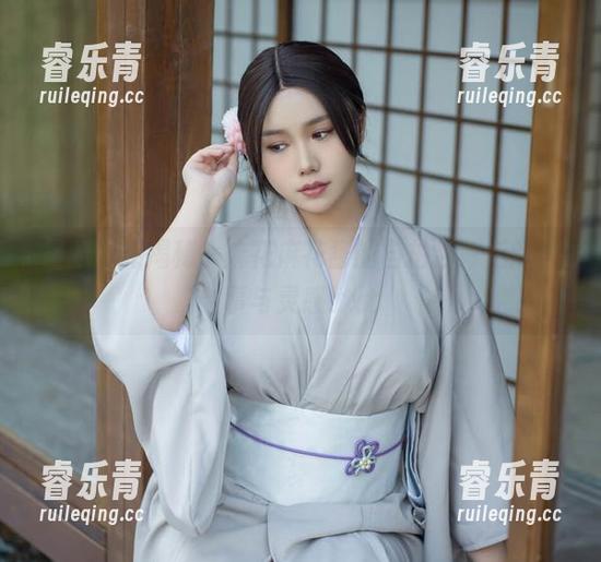 最新图库揭秘，麻花麻花酱的自拍包背后的故事与灵感.txt