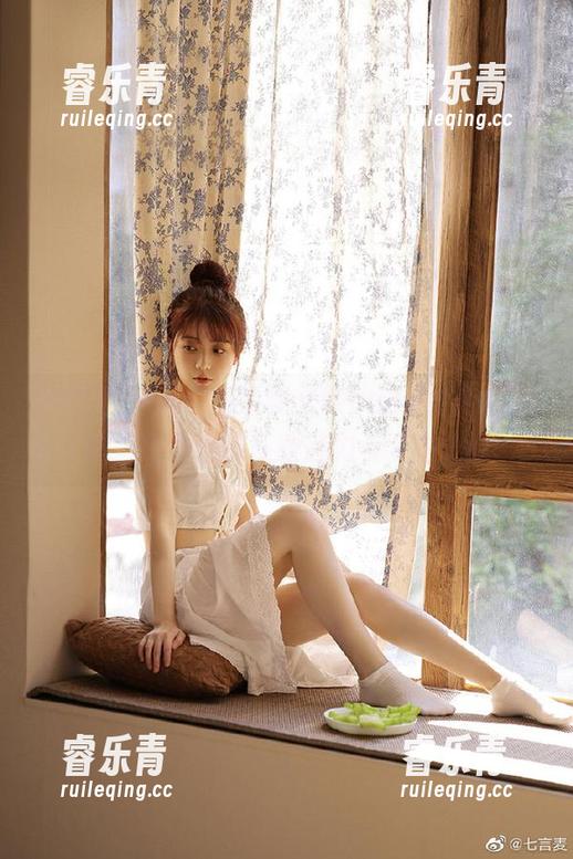 微密圈 - 探寻高清黎允熙baby小合集图包，感受她的多重魅力与个性.txt